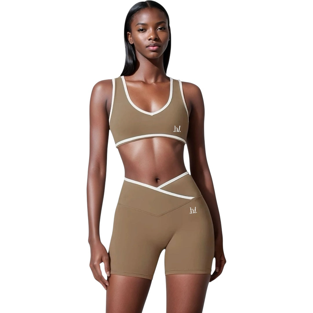 The Contrast Sports Bra & V-Line Shorts - Breadthless